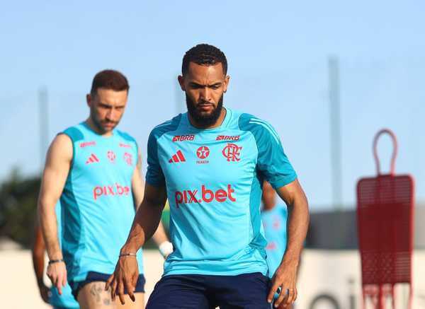 Filipe Luís poupará titulares e deve apostar em Juninho contra Sampaio Corrêa.