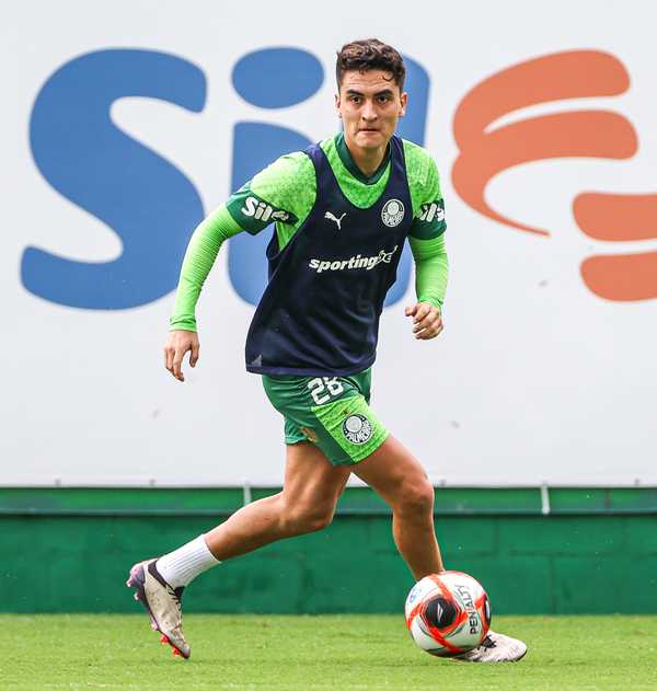 Palmeiras negocia transferência de Atuesta para o Orlando City nos Estados Unidos.