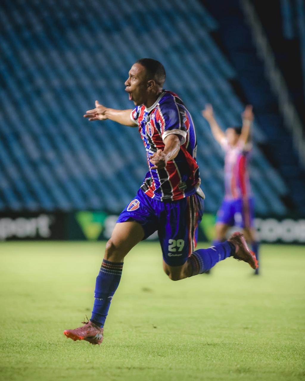 MAC tenta contratar Felipe Cruz em definitivo, mas abre mercado para trazer novo camisa 9