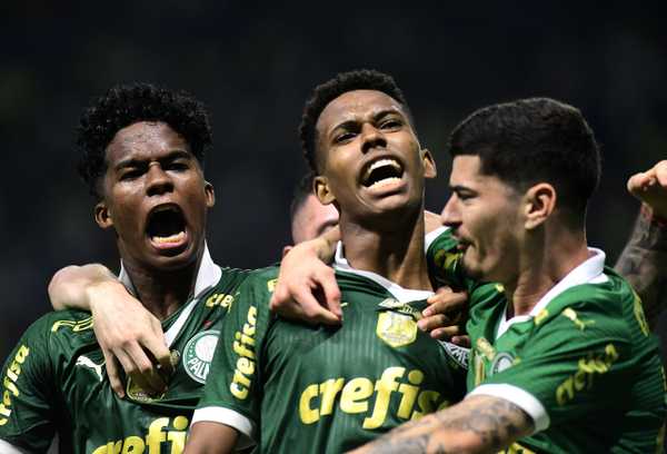 Palmeiras mantém invencibilidade com vitória eletrizante e demonstra grande resistência.