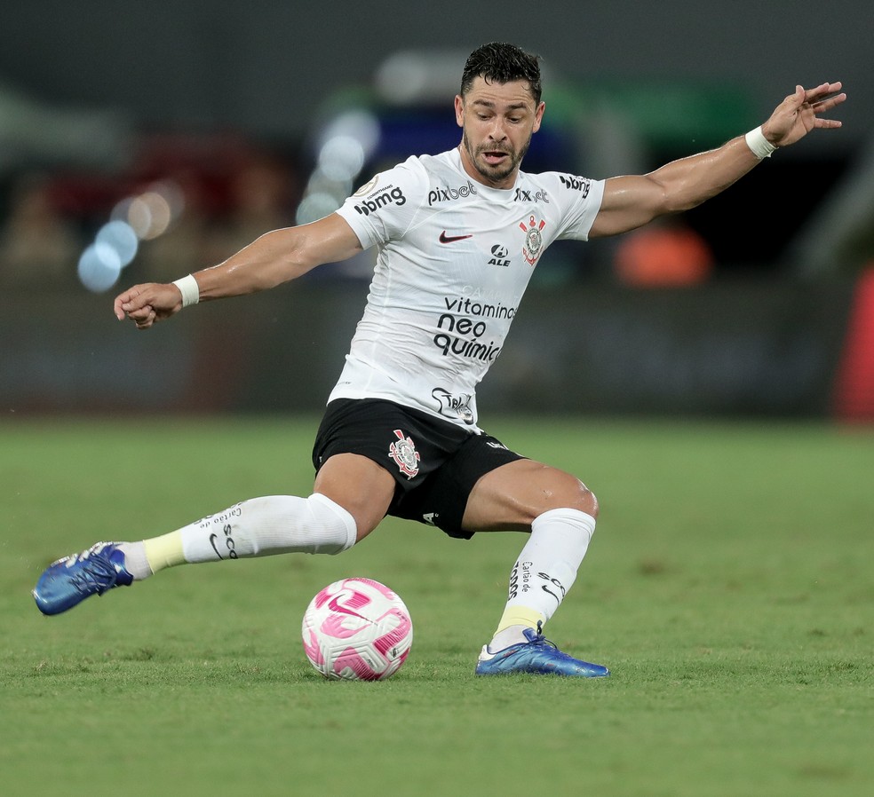Giuliano em ação em Cuiabá x Corinthians — Foto: Rodrigo Coca / Ag.Corinthians