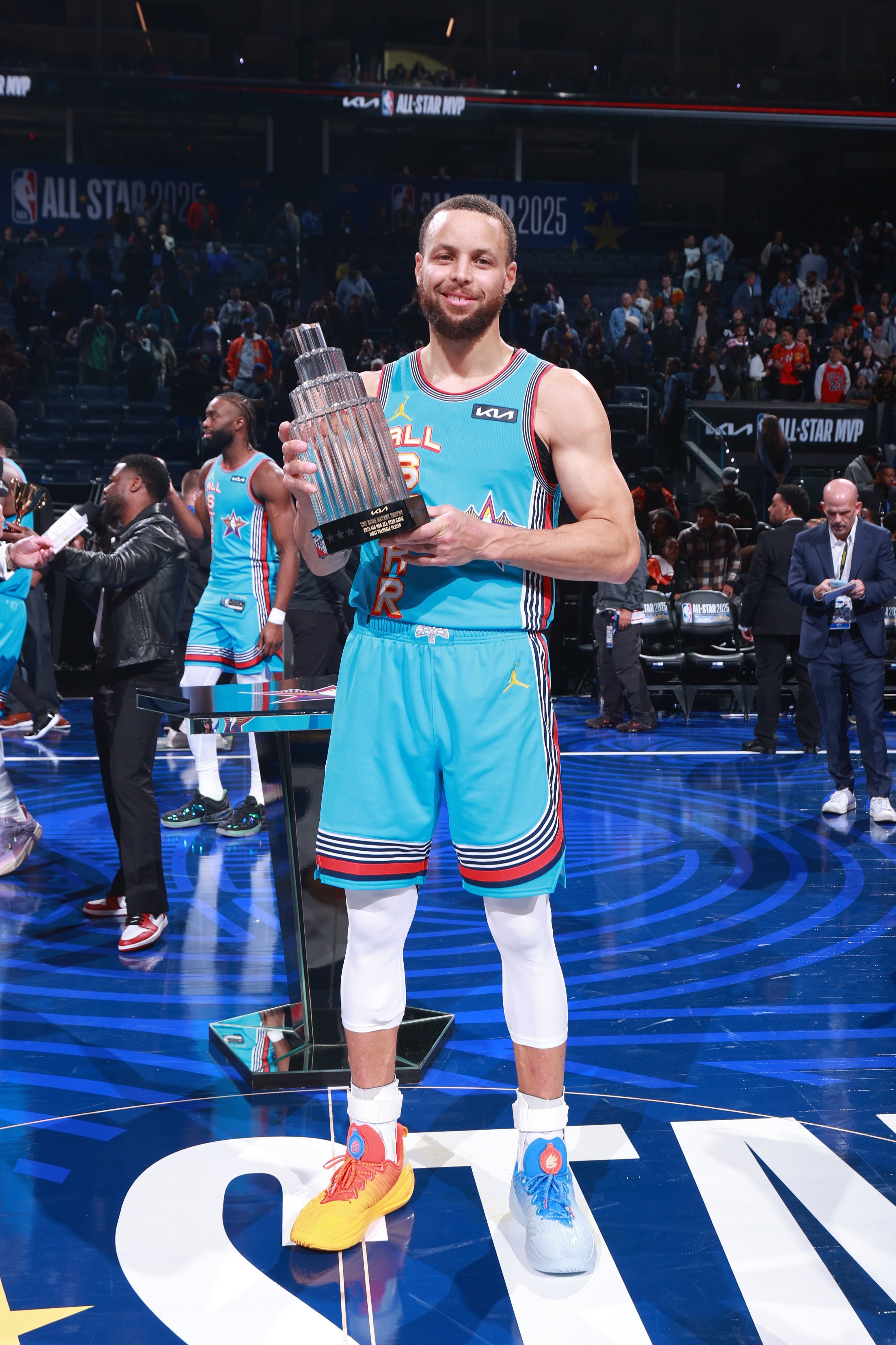 NBA: Stephen Curry dá show, e leva o prêmio de MVP do All-Star