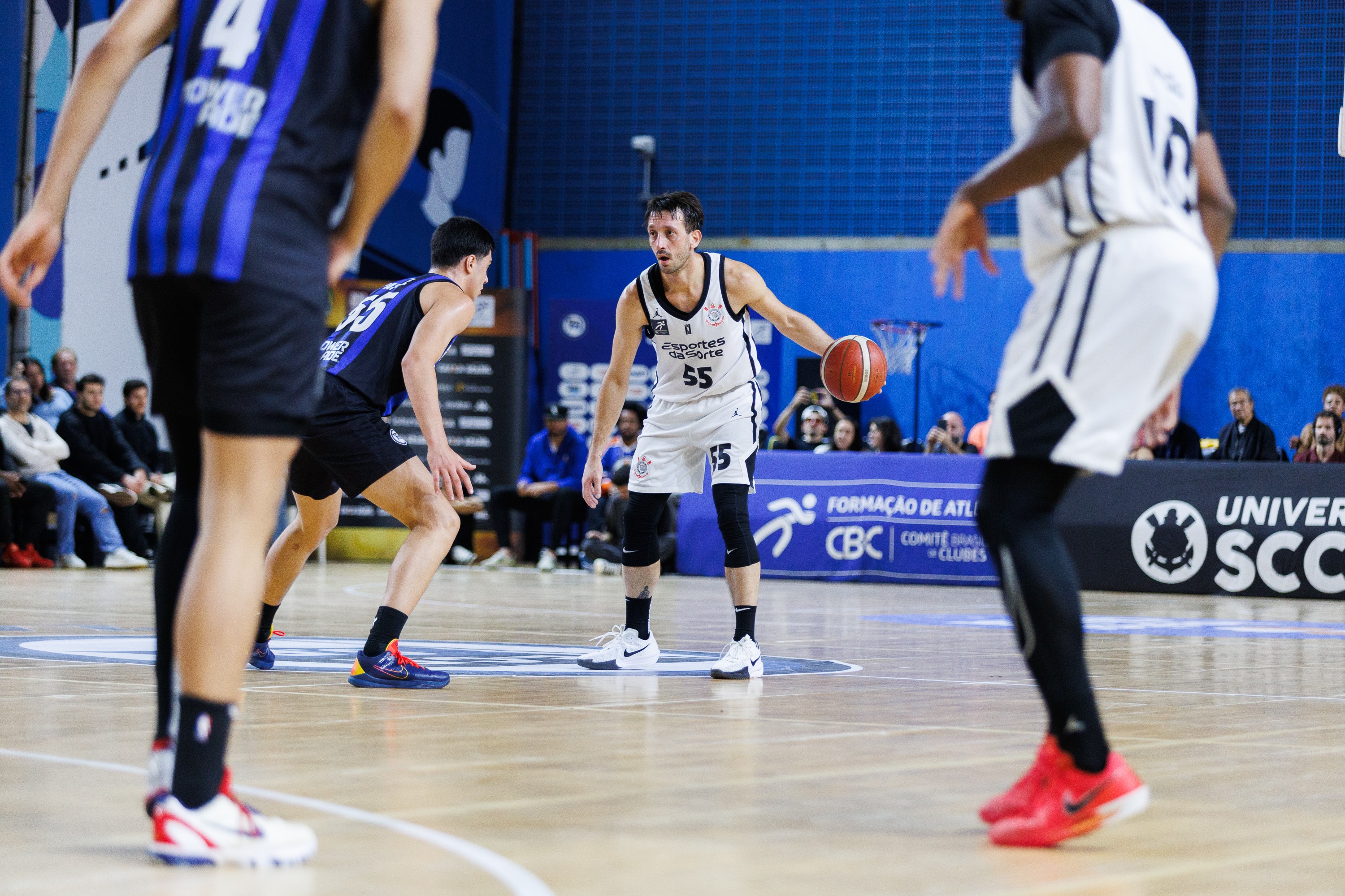 Corinthians derrota o Pinheiros e empata série na semifinal do NBB