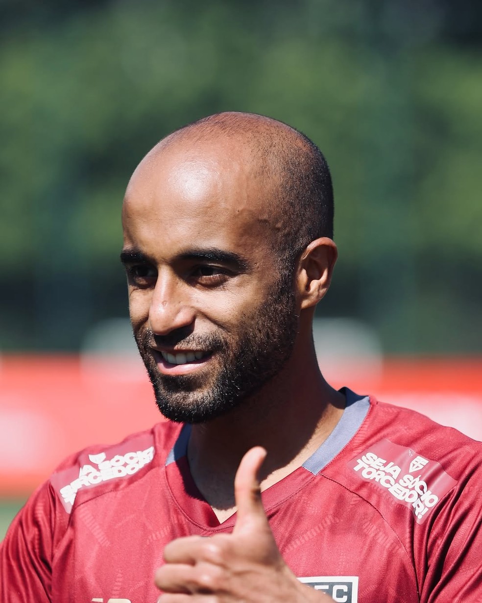 Lucas Moura no treino do São Paulo — Foto: Erico Leonan / São Paulo FC