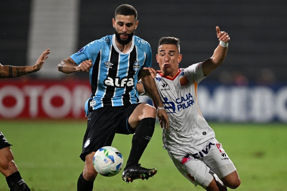 Atlético Grau x Grêmio Wagner Leonardo — Foto: ERNESTO BENAVIDES / AFP