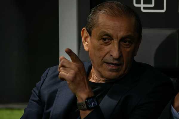 Corinthians mostra competitividade e Ramón Díaz discorda de derrota para Atlético-MG