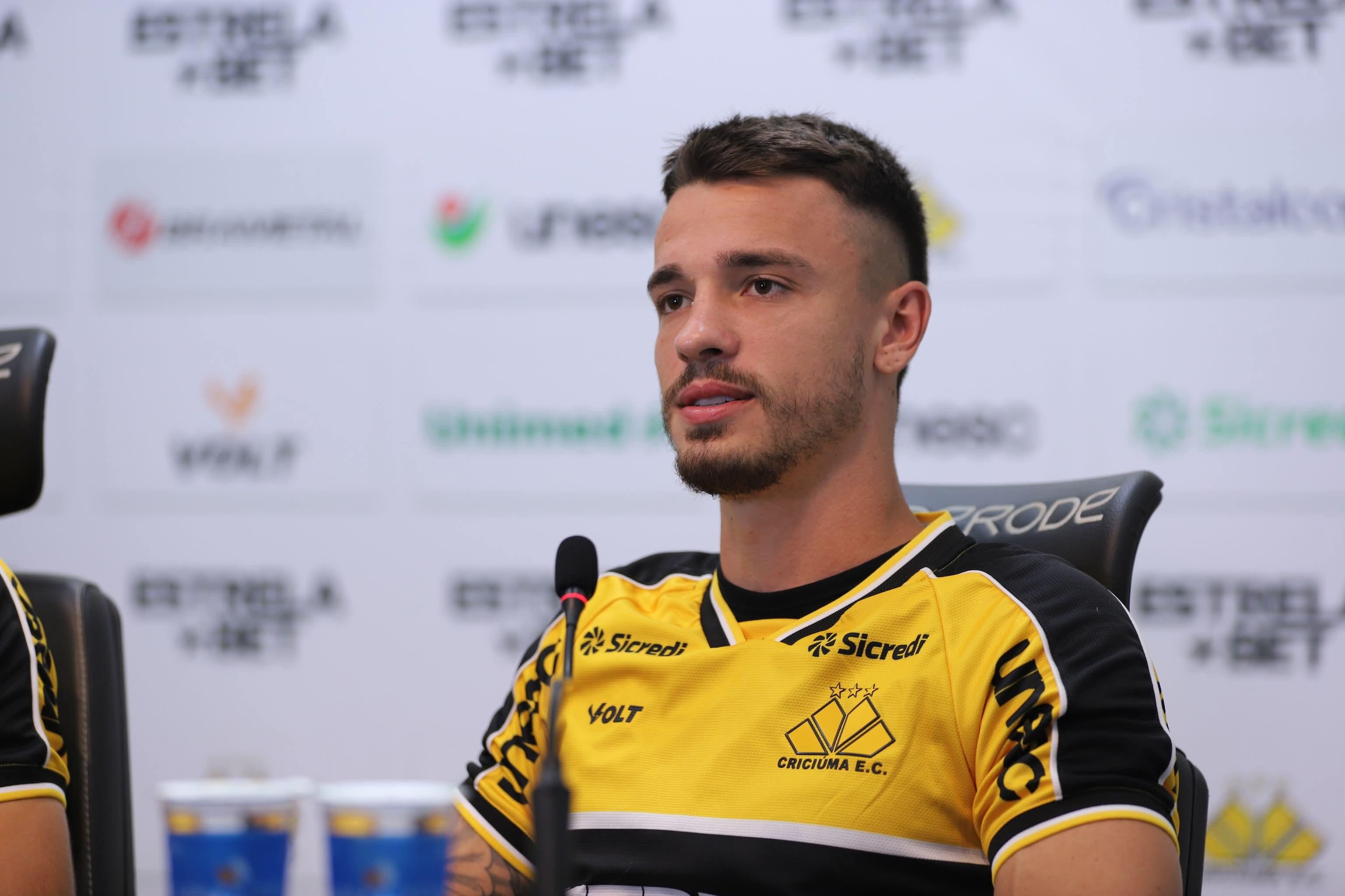 Lateral do Criciúma deve assinar com a Inter de Limeira