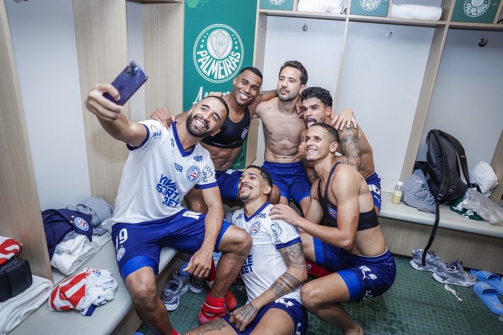 Jogadores do Bahia comemoram vitória sobre o Palmeiras — Foto: Rafael Rodrigues / EC Bahia