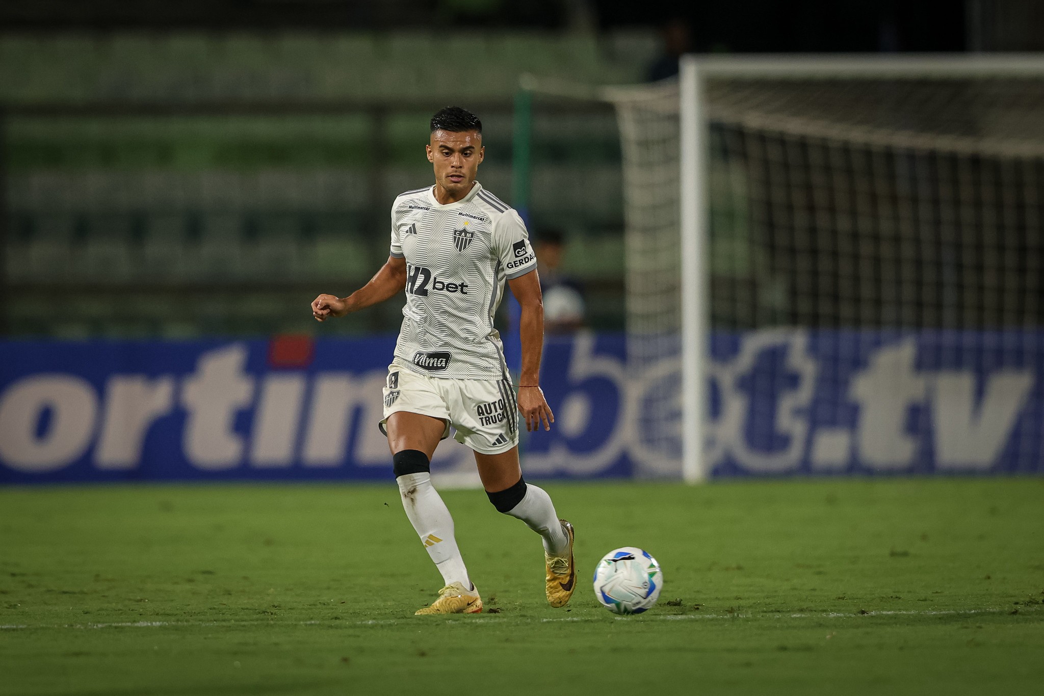 Cuca abre o jogo sobre Fausto Vera no Atlético-MG