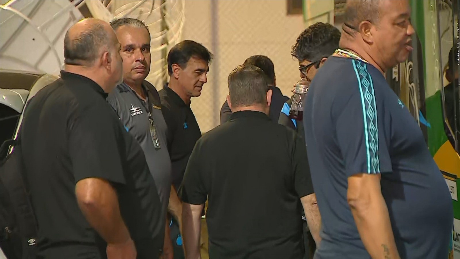 Veja bastidores do dia derradeiro de Gustavo Quinteros no Grêmio