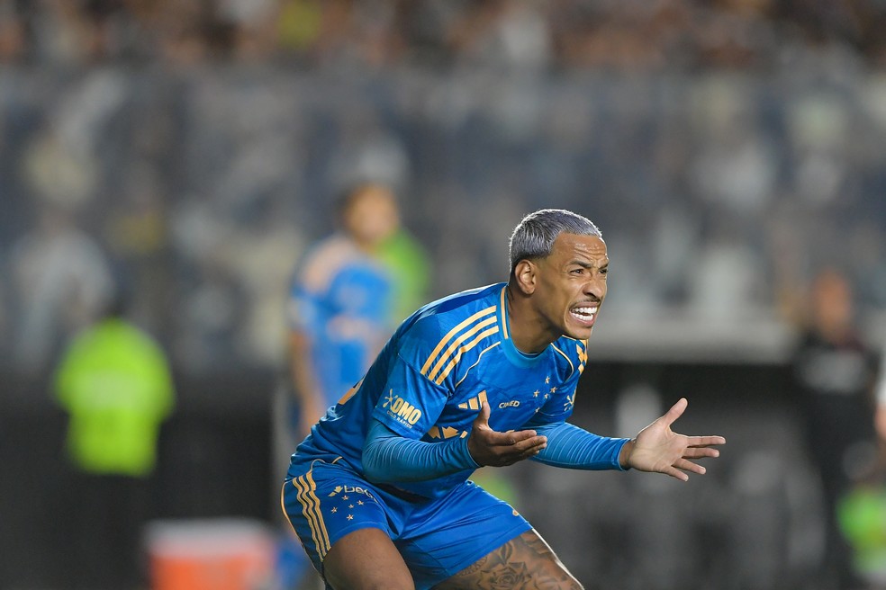 Matheus Pereira — Foto: Thiago Ribeiro/AGIF