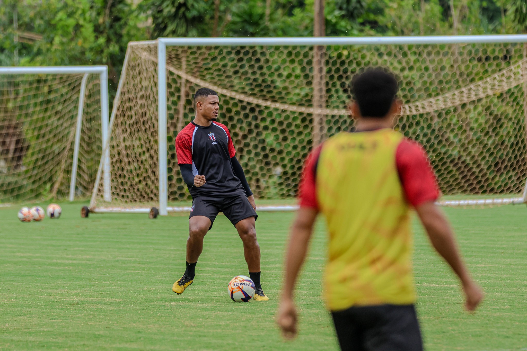 Botafogo-SP tem problemas na defesa contra o Operário-PR