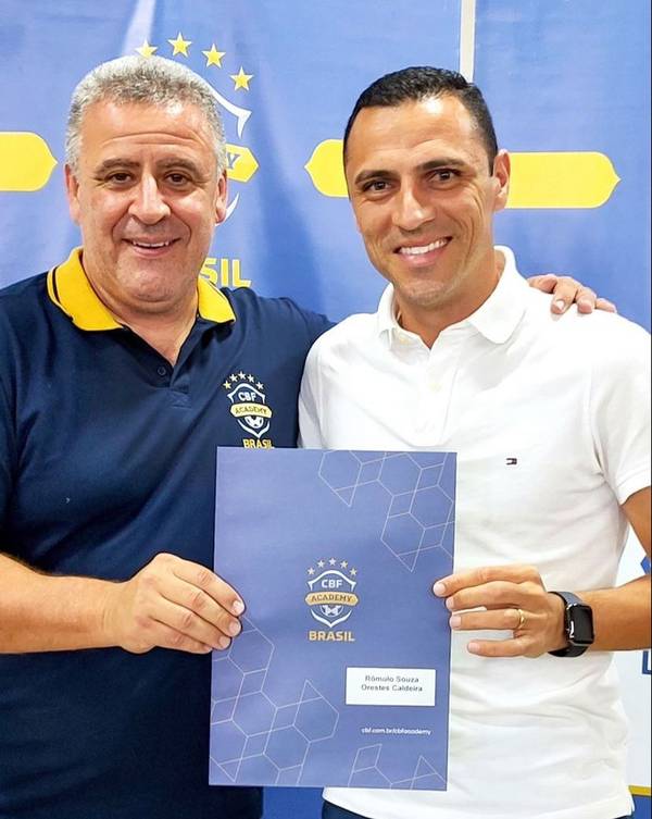 Ex-Cruzeiro, ítalo-brasileiro Rômulo prepara transição com cursos de técnico na CBF e na Argentina
