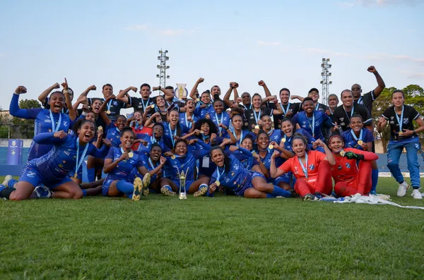 Taubaté vence 3B por três gols de diferença e é campeão do