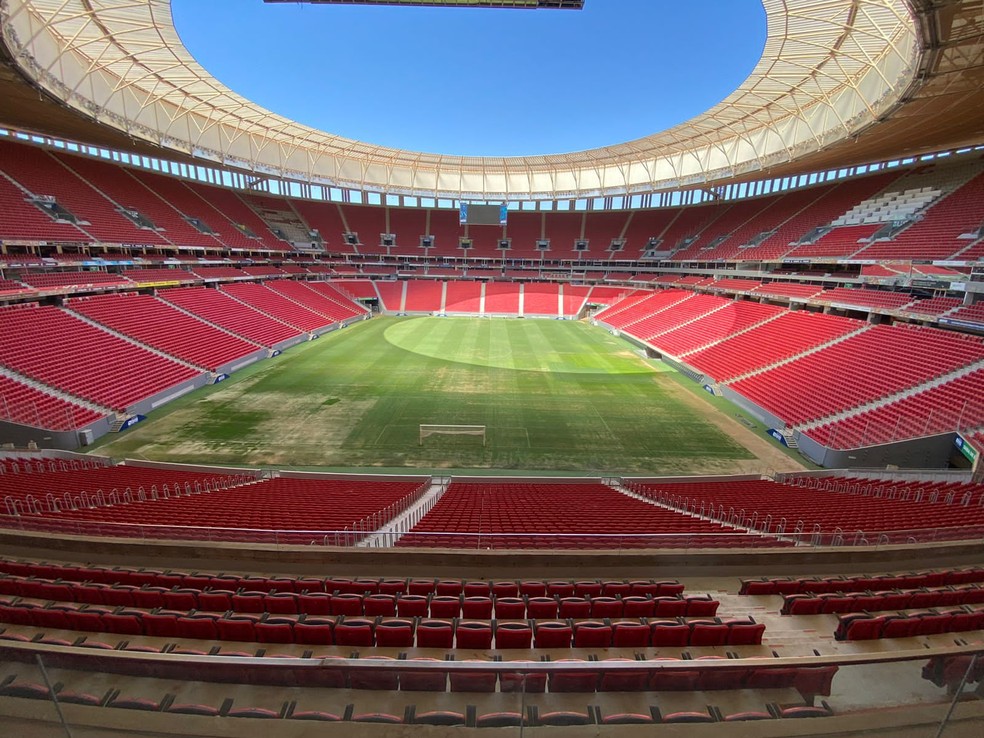 Estádio Mané Garrincha está com o gramado desgastado — Foto: Divulgação