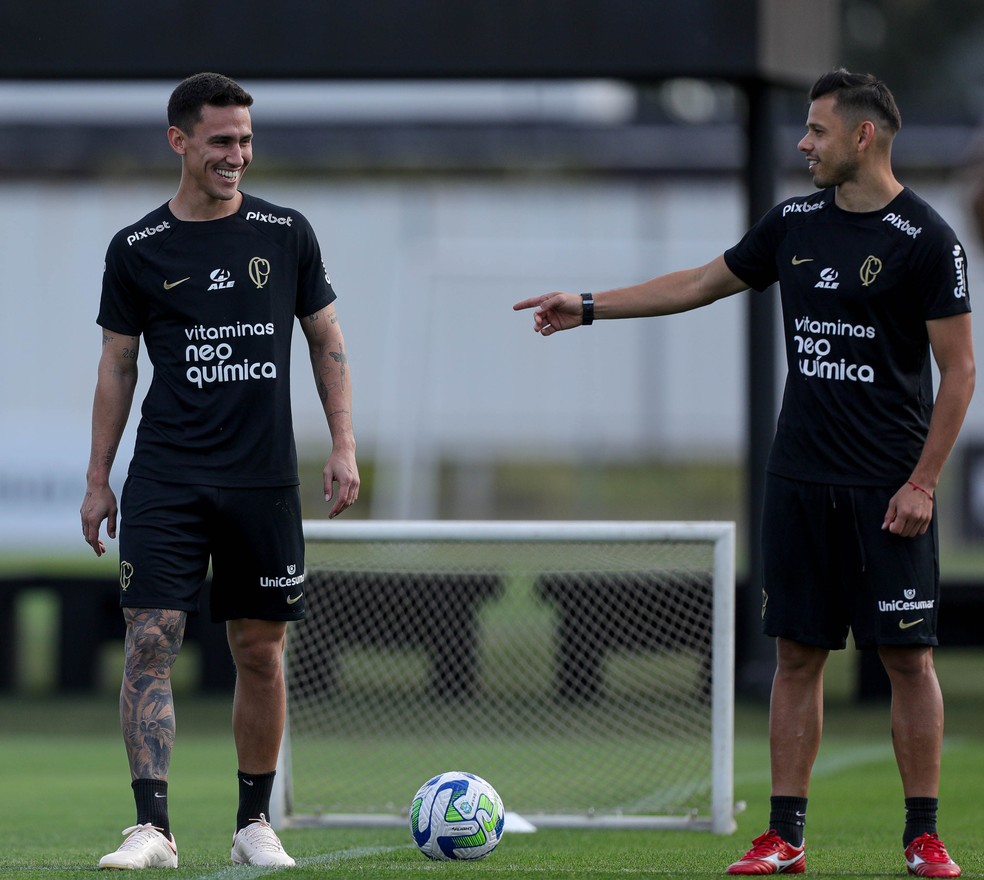 Matías Rojas e Ángel Romero em treino do Corinthians — Foto: Rodrigo Coca / Ag.Corinthians