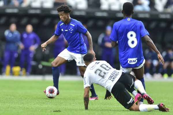 Xavier rescinde com Cruzeiro e viaja para assinar com novo clube