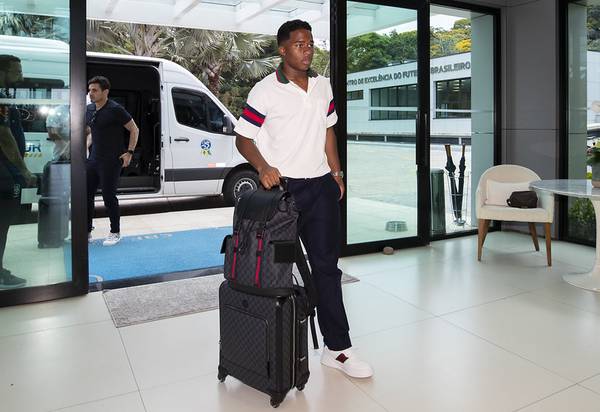 Viagem de Endrick para Espanha inclui ida a jogo do Real Madrid e preparação para mudança de país