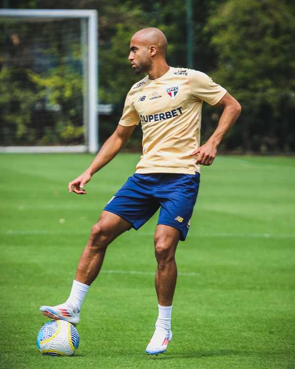 Lucas destaca importância da classificação para o São Paulo antes de decisão