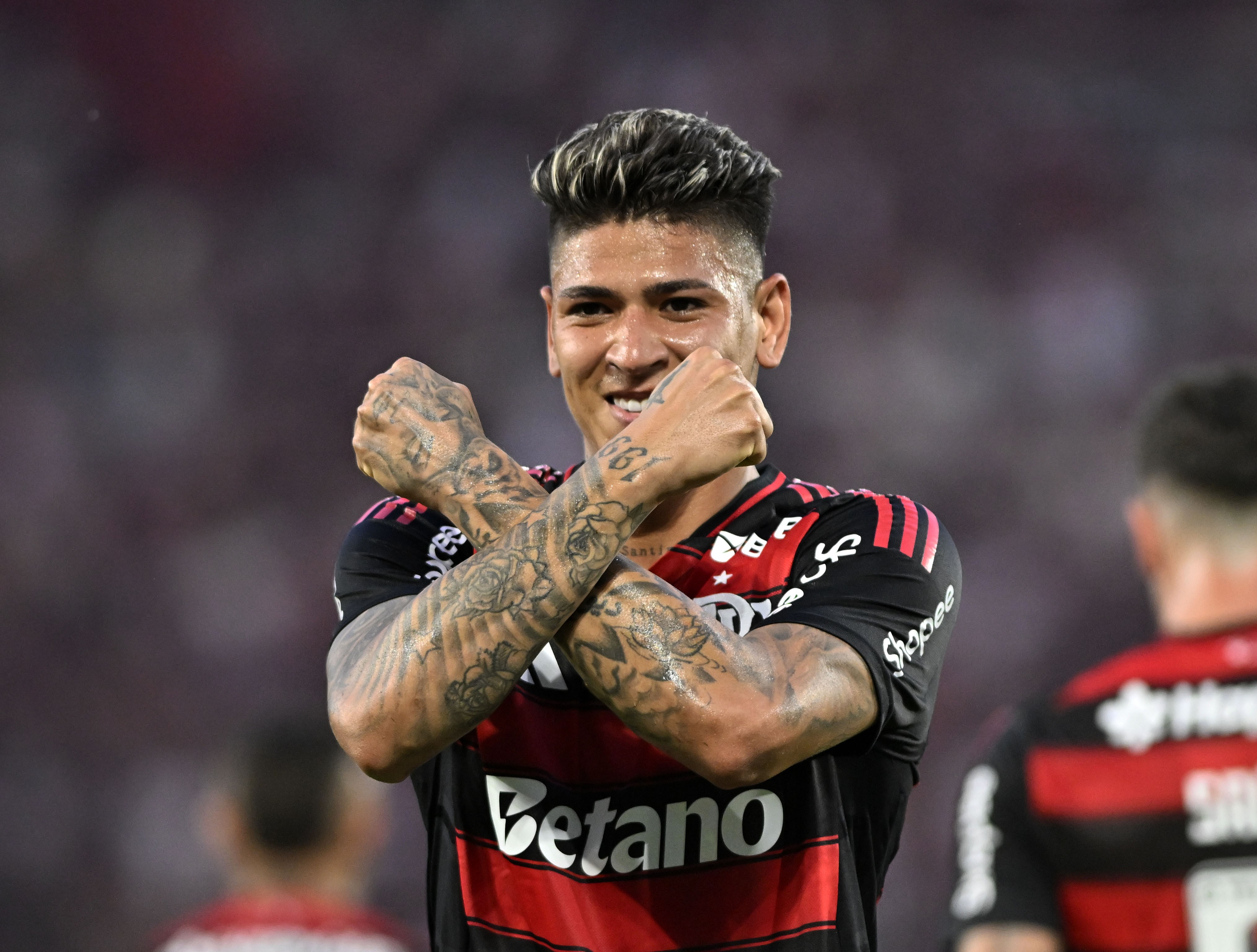 Flamengo surpreende com mudanças na escalação: Carrascal titular e Samuel Lino no banco!