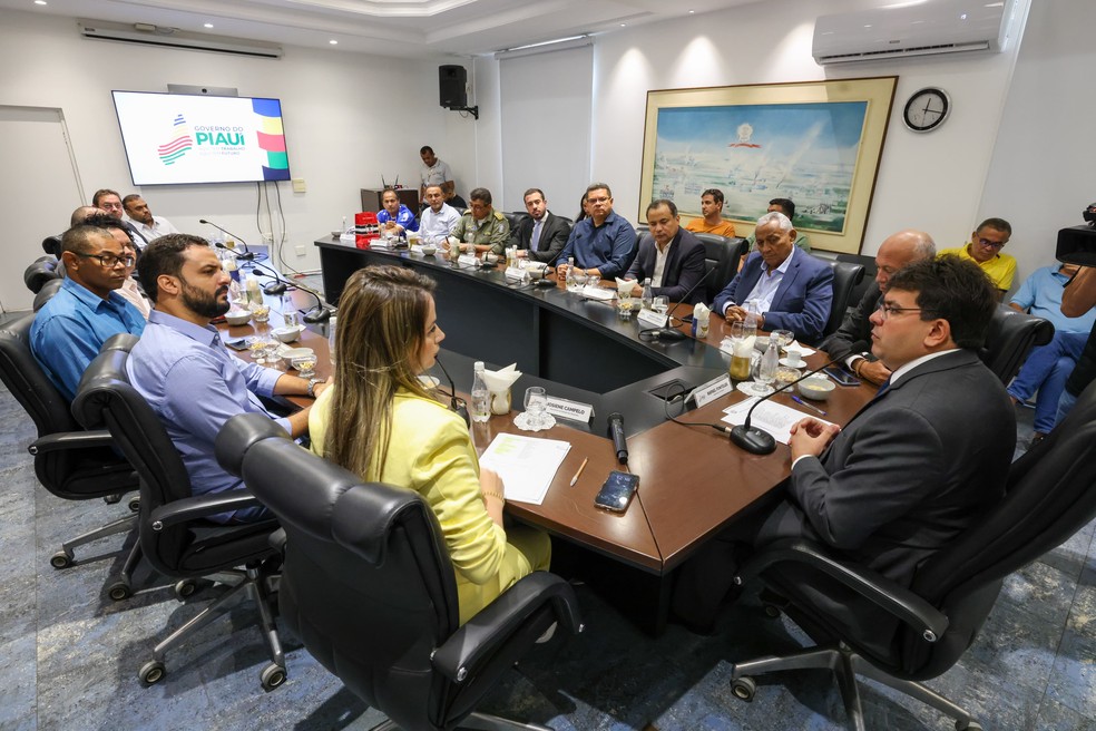 Reunião dos clubes piauienses com governador Rafael Fonteles — Foto: CCom/Piauí