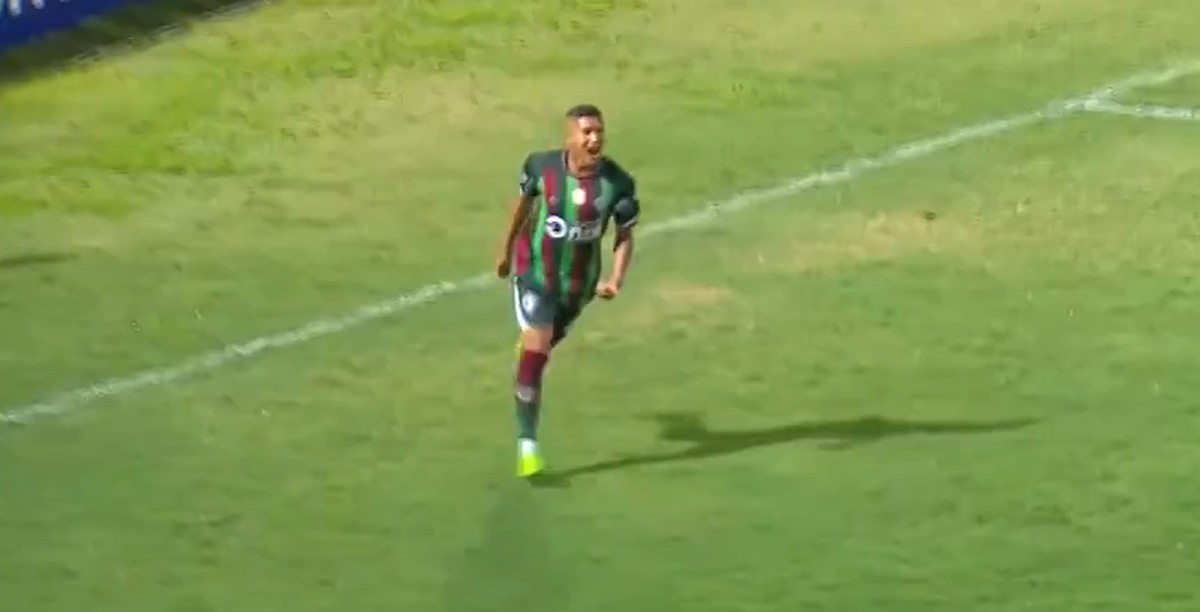 carlinhos-do-flu-pi-vive-dia-de-atacante-celebra-gol-e-avalia-jogo