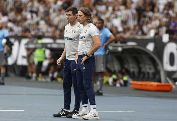 Zubeldía confirma interesse do São Paulo por Oscar e analisa desempenho da equipe