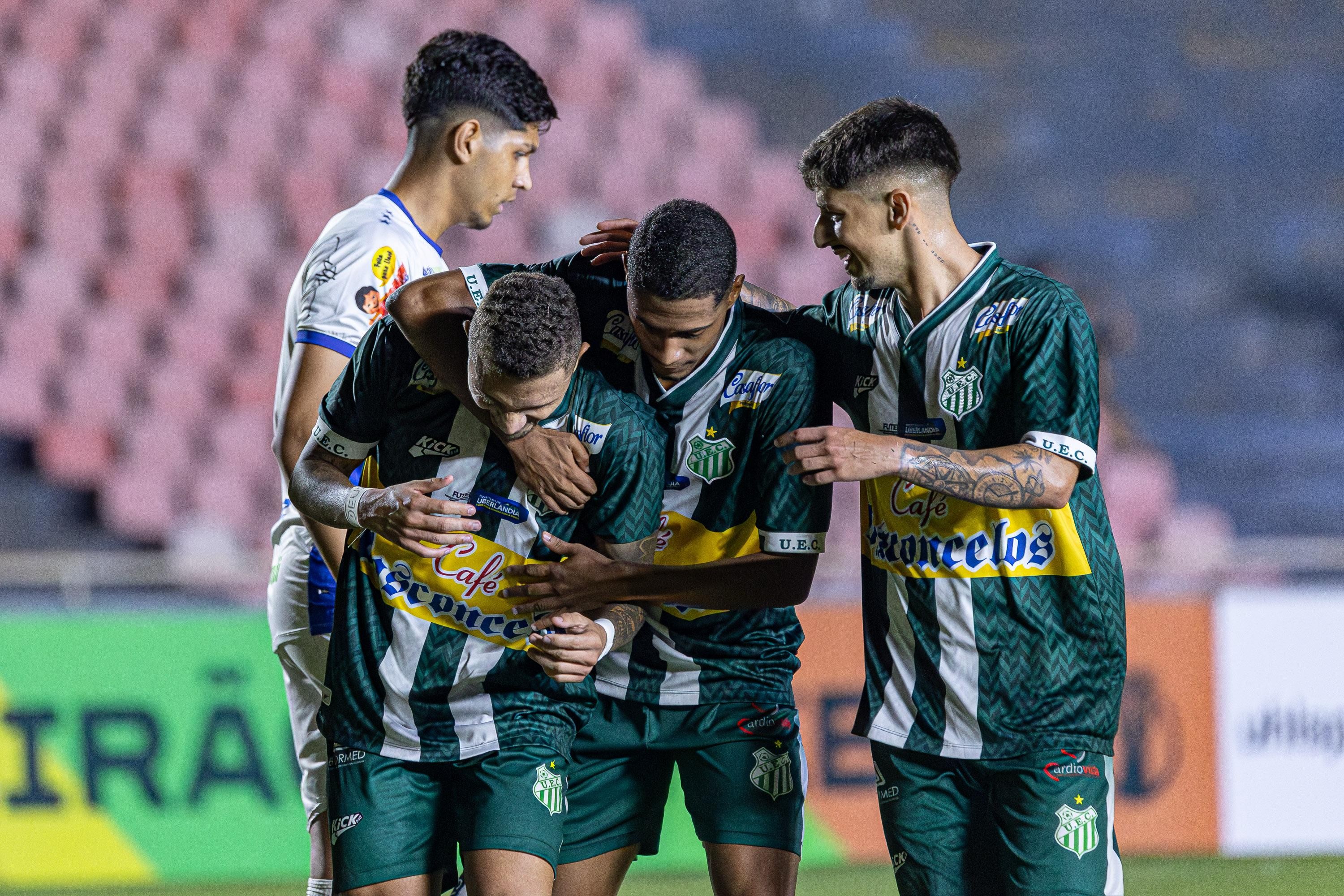 Uberlândia vence Monte Azul e entra no G-4 de grupo na Série D do ...