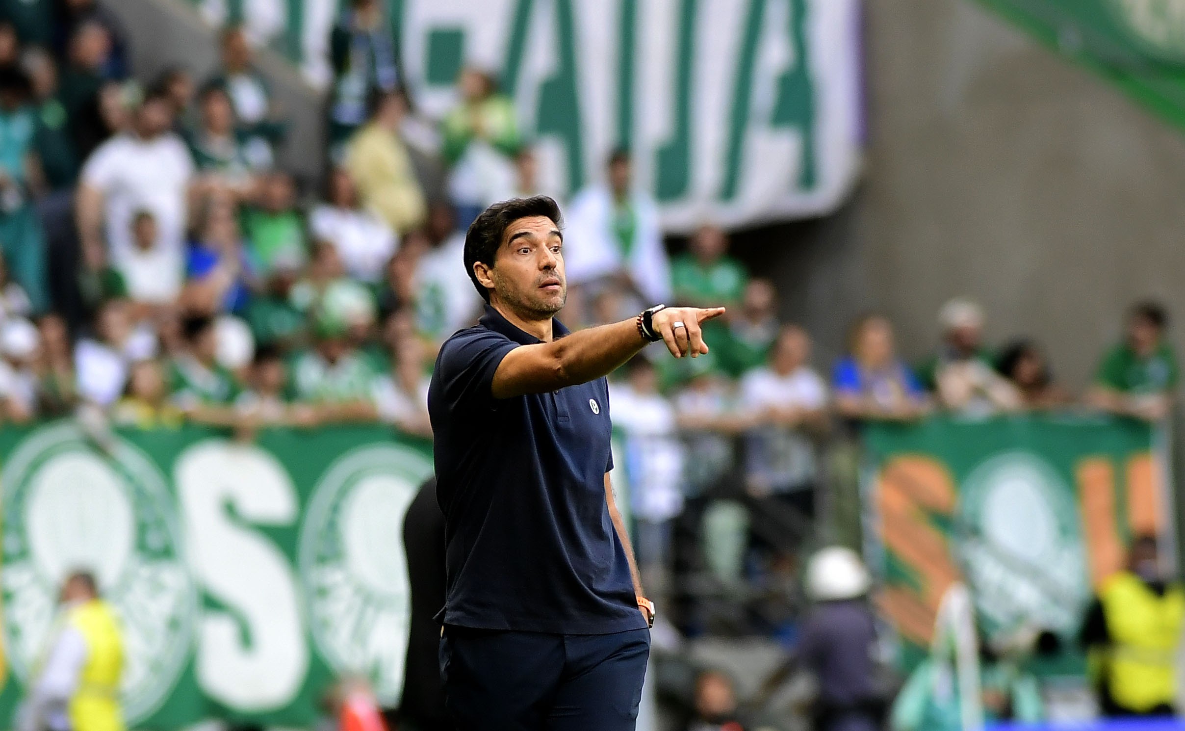 Abel Ferreira exalta Allan e destaca a força do Palmeiras após goleada convincente