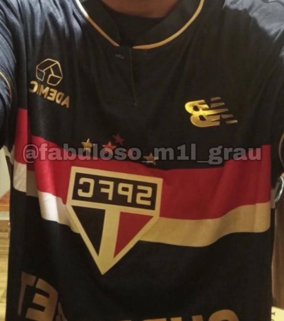 Vaza suposta terceira camisa do São Paulo — Foto: Reprodução da internet