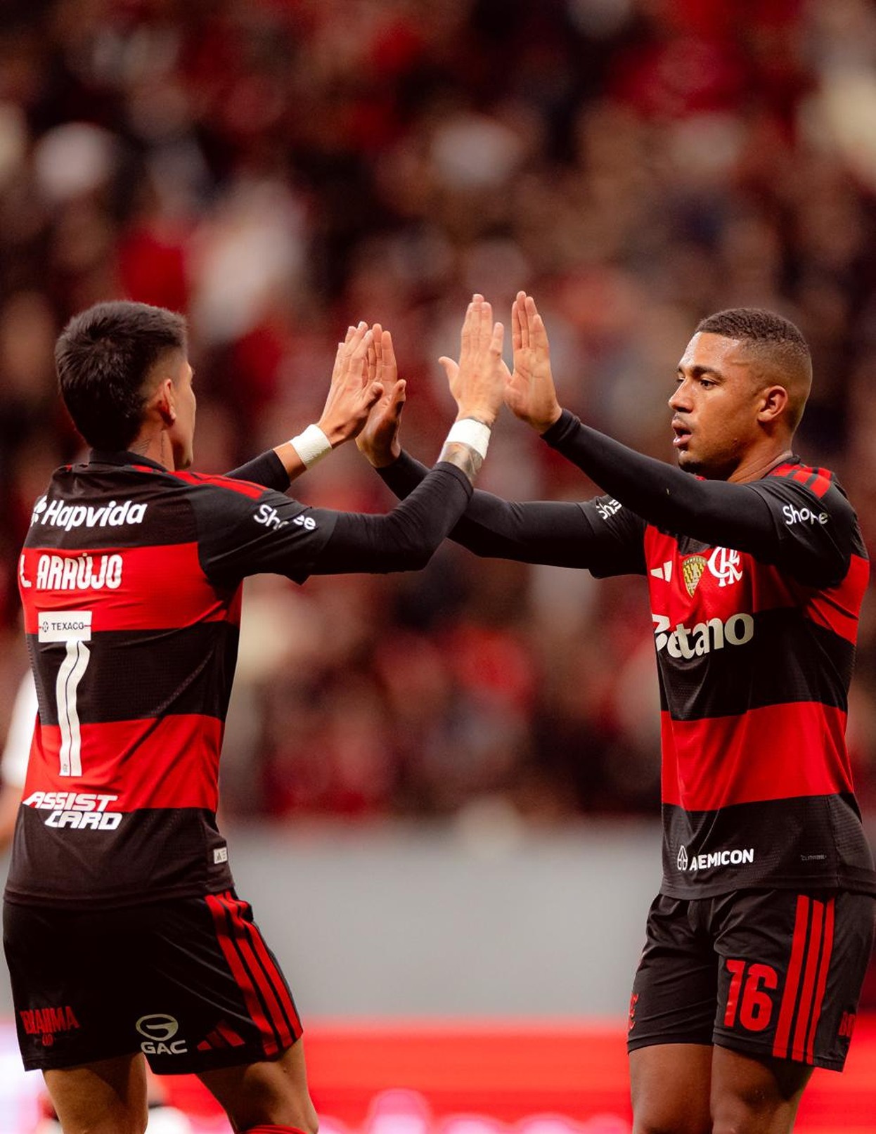 Samuel Lino vira maior garçom do Brasil após "hat-trick" de assistências pelo Flamengo