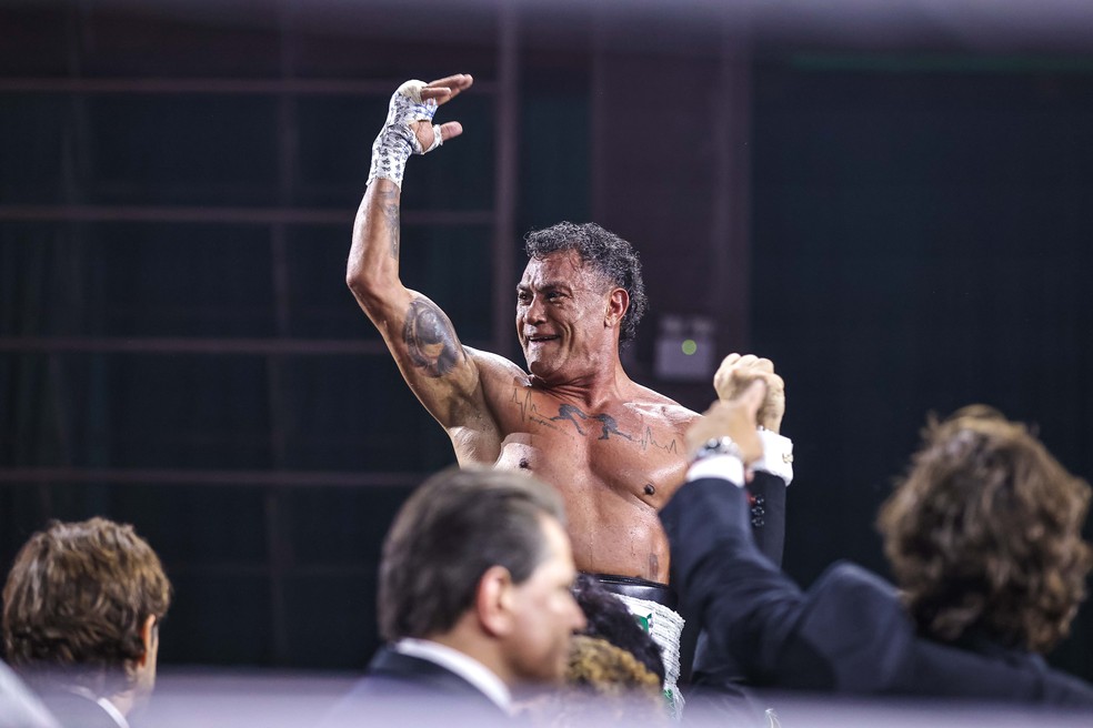 Popó comemora após confusão com Wanderlei Silva Spaten Fight Night 2025 — Foto: William Lucas e Gaspar Nóbrega/Inovafoto