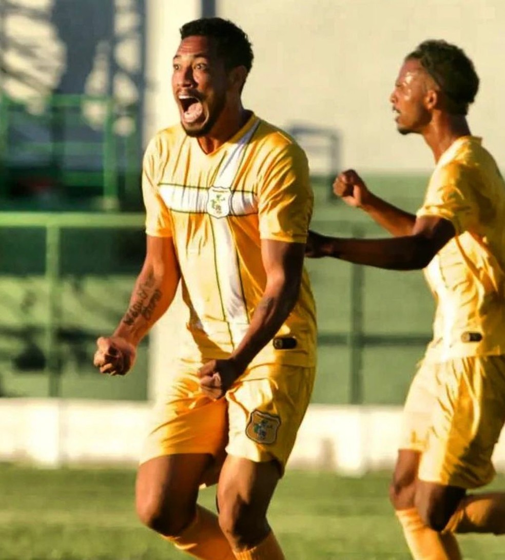 Hernane comemora gol pelo Brasiliense — Foto: Reprodução