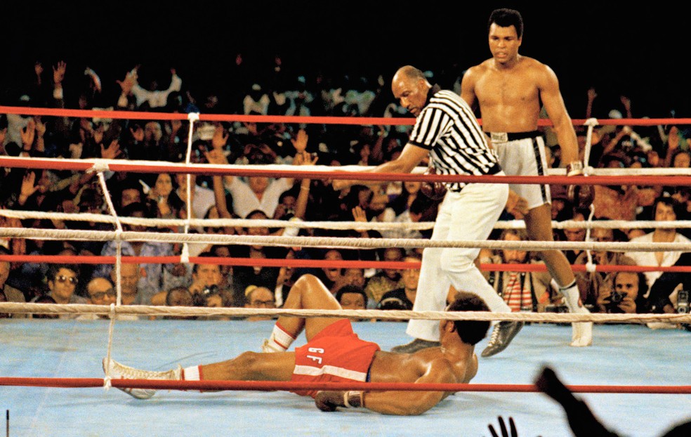 George Foreman x Muhammad Ali — Foto: Agência AP