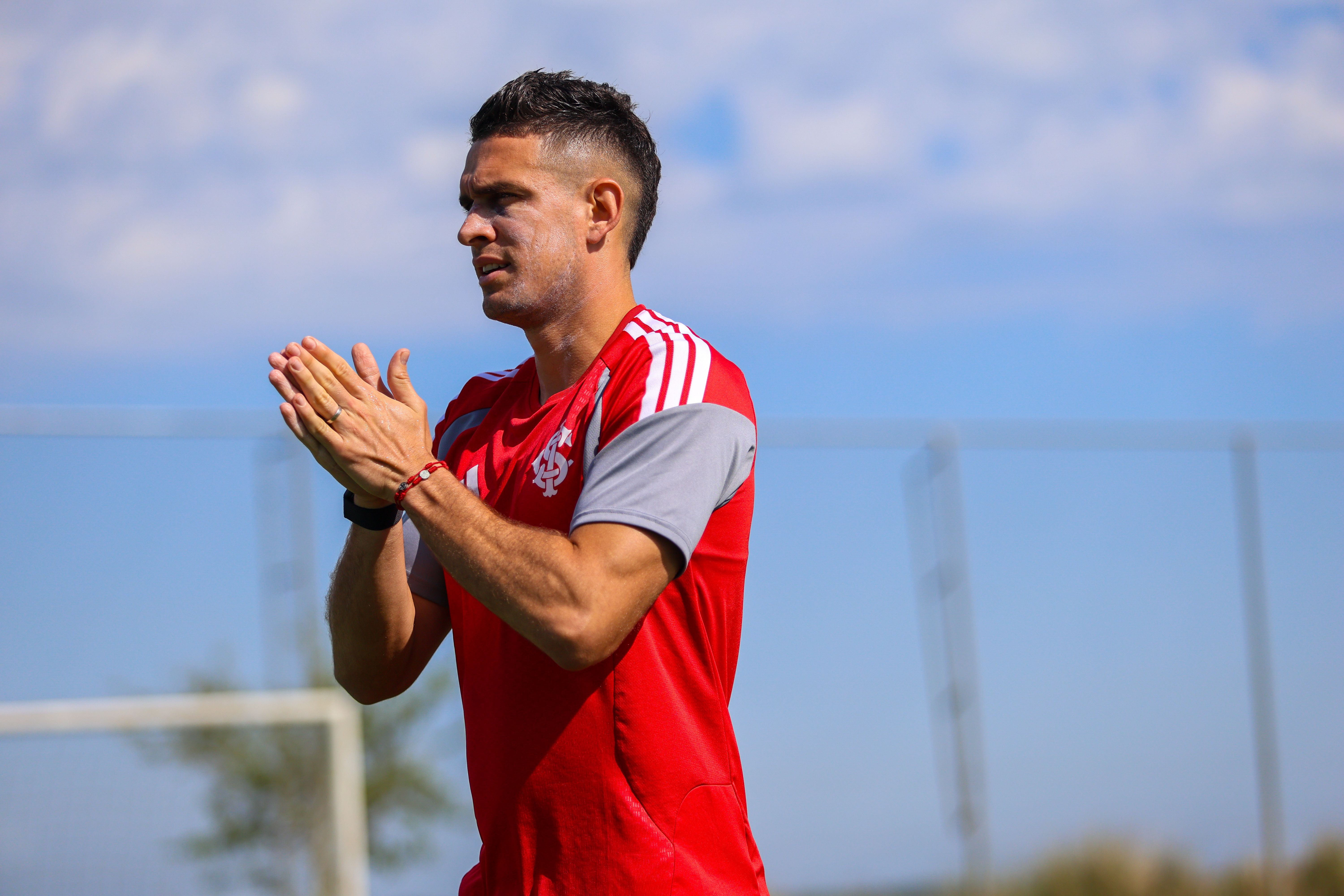 Inter acerta venda de Borré ao River Plate