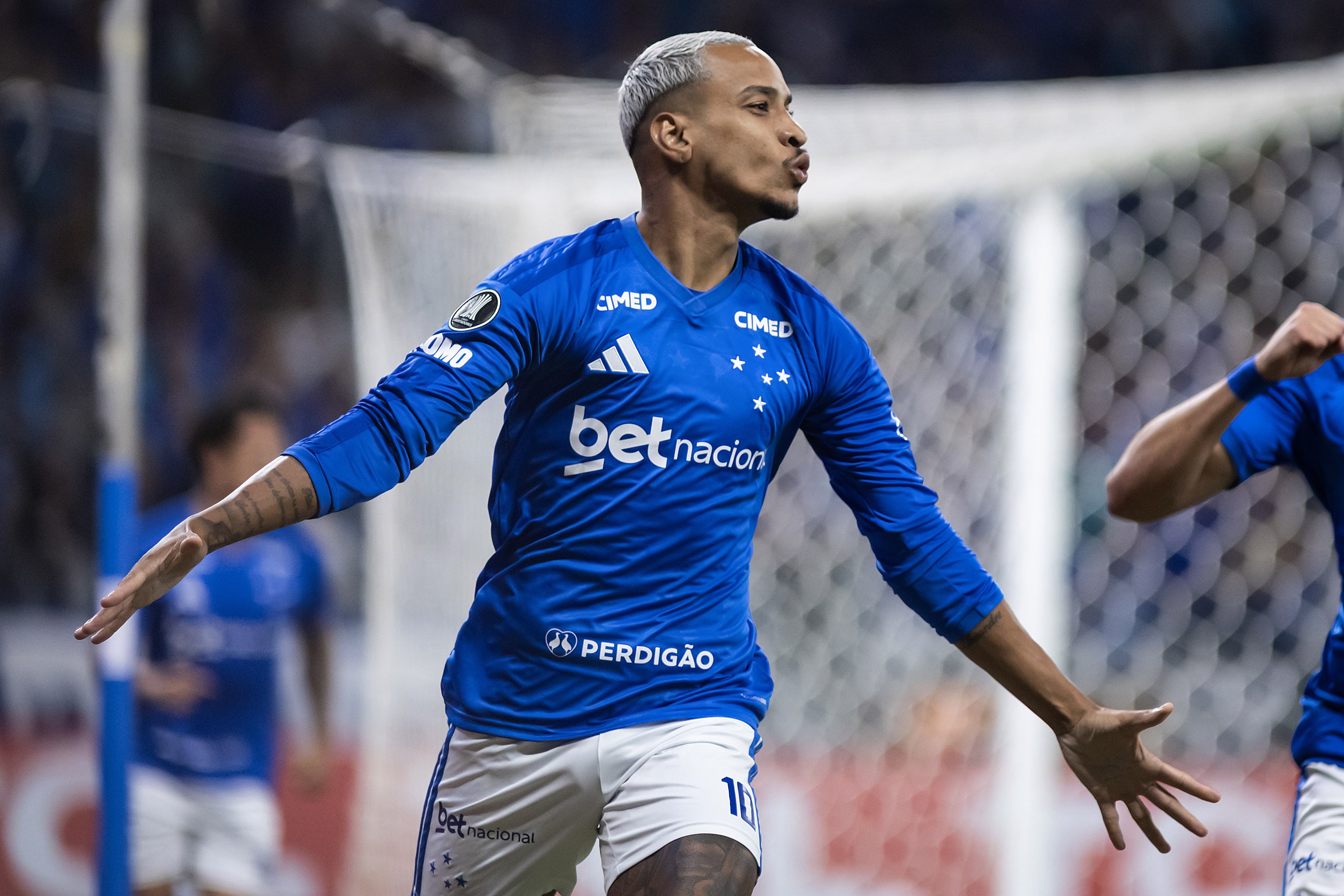 Cruzeiro goleia Barcelona de Guayaquil e avança com moral para as oitavas da Libertadores
