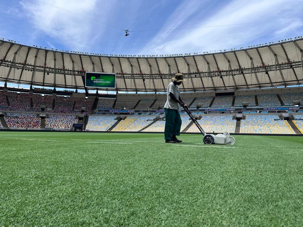 A bola rola às 16h no Maracanã para Flamengo x Atlético-MG — Foto: André Durão