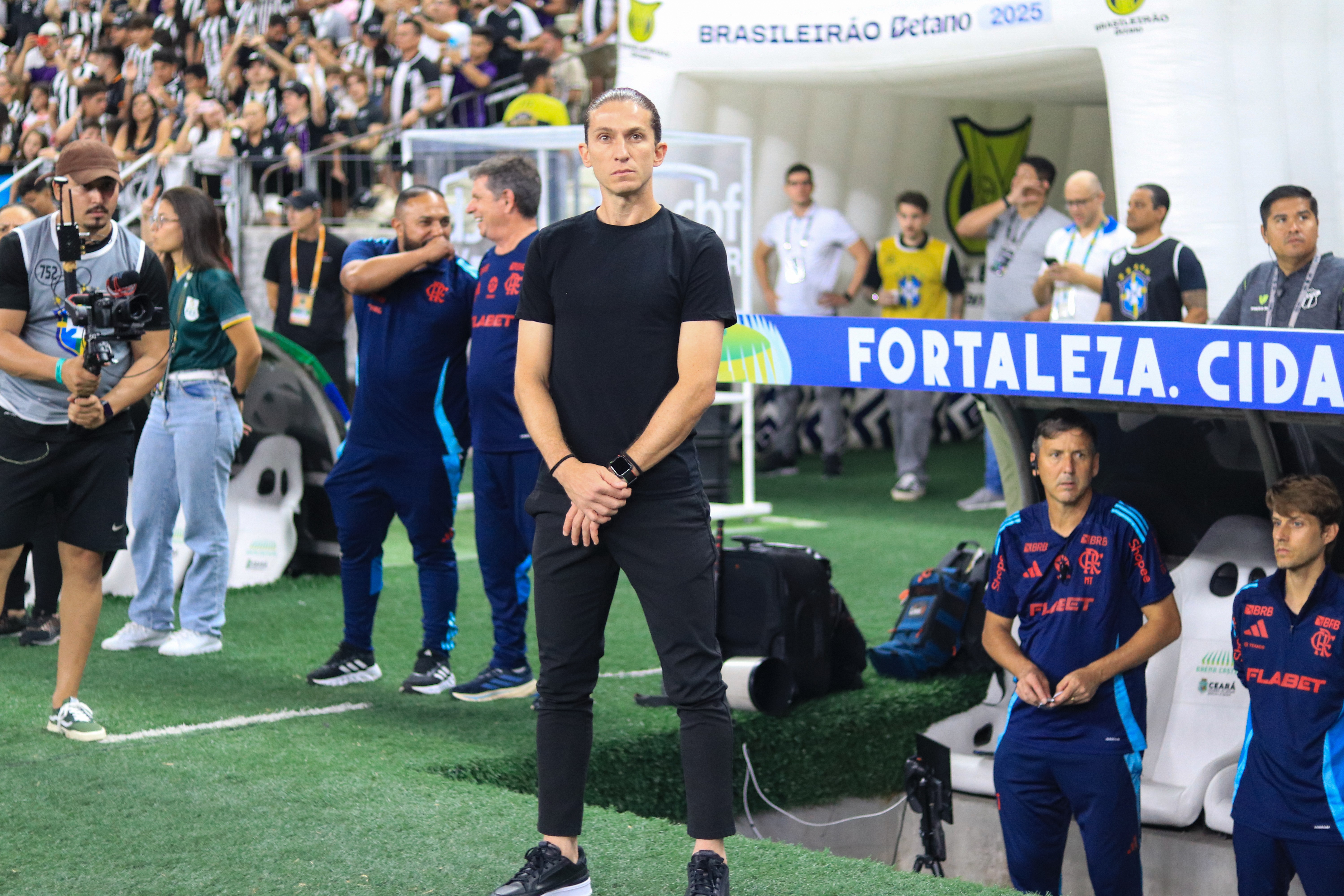 FALA, PROFESSOR! Flamengo enfrenta queda de rendimento no segundo tempo, afirma Filipe Luís