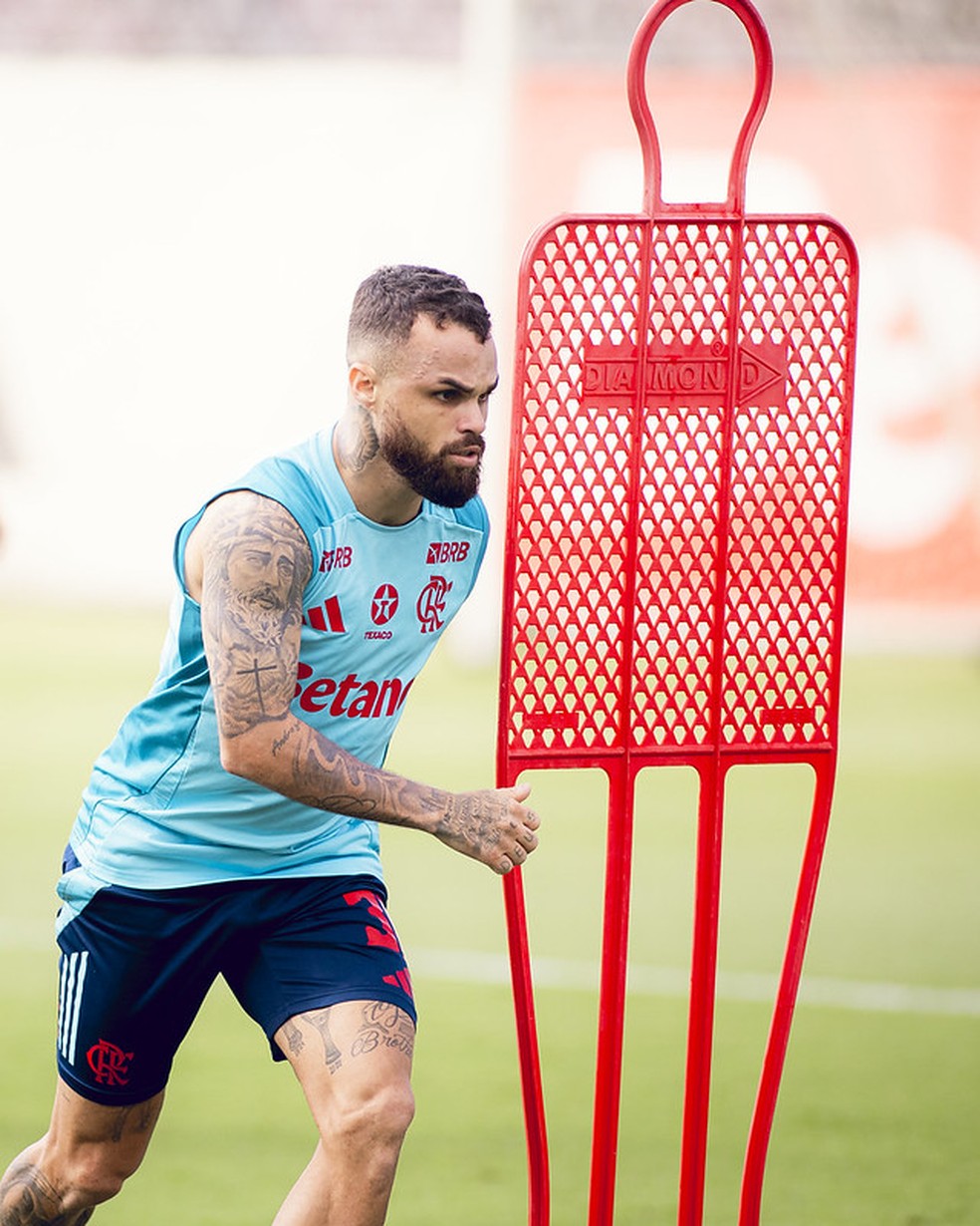 Michael vem treinando normalmente no Flamengo  Foto: Adriano Fontes / Flamengo