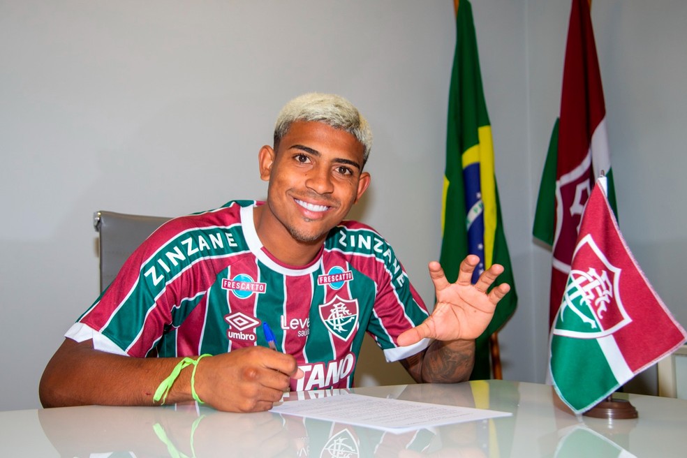 John Kennedy renova o contrato com o Fluminense at� o fim de 2026 � Foto: Divulga��o/Fluminense