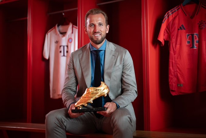 Harry Kane recebe a Chuteira de Ouro do futebol europeu