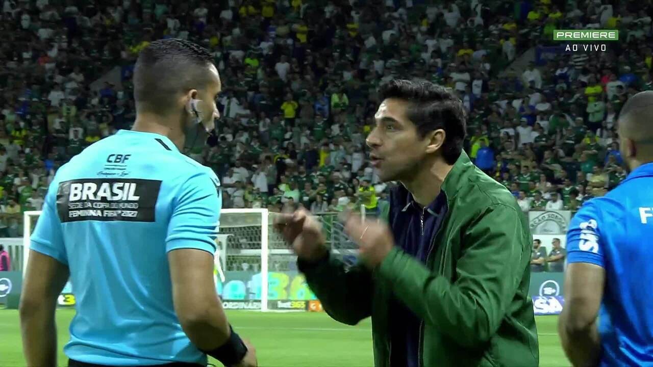 Abel Ferreira questiona pênalti contra o Palmeiras e remete a lance no Mundial Sub-20