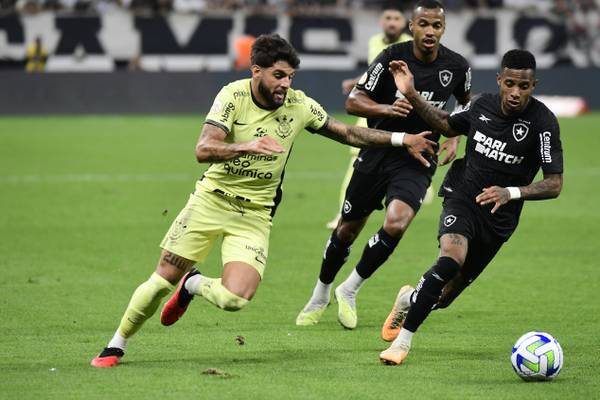 Yuri, Fagner e Moscardo recebem amarelo e desfalcam Corinthians contra o São Paulo