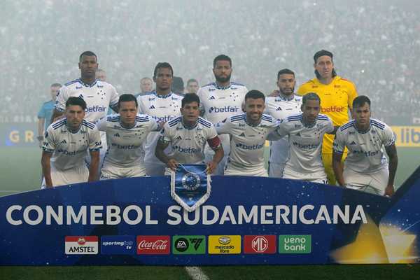 Cruzeiro assume segunda posição em finais sul-americanas no Brasil