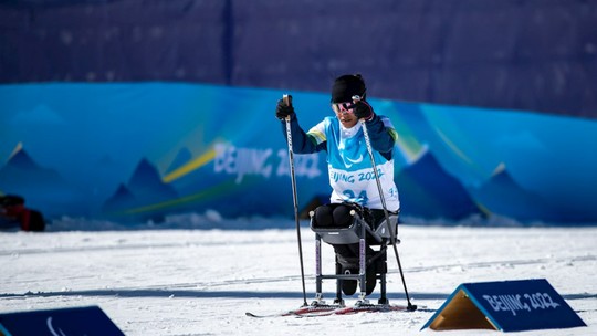 Aline Rocha conquista outro bronze no Mundial Paralímpico de esqui cross-country
