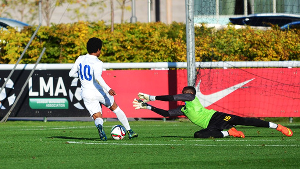 Timothy Fayulu em jogo pela RD Congo sub-20