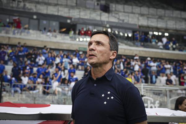No Cruzeiro, Zé Ricardo reencontra o Flamengo em semana de fogo por resultados e contra pressão