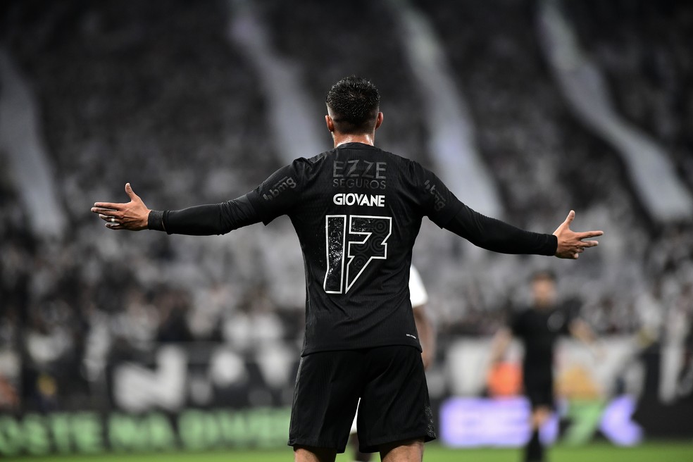 Corinthians x Grêmio, gol anulado de Giovane — Foto: Marcos Ribolli
