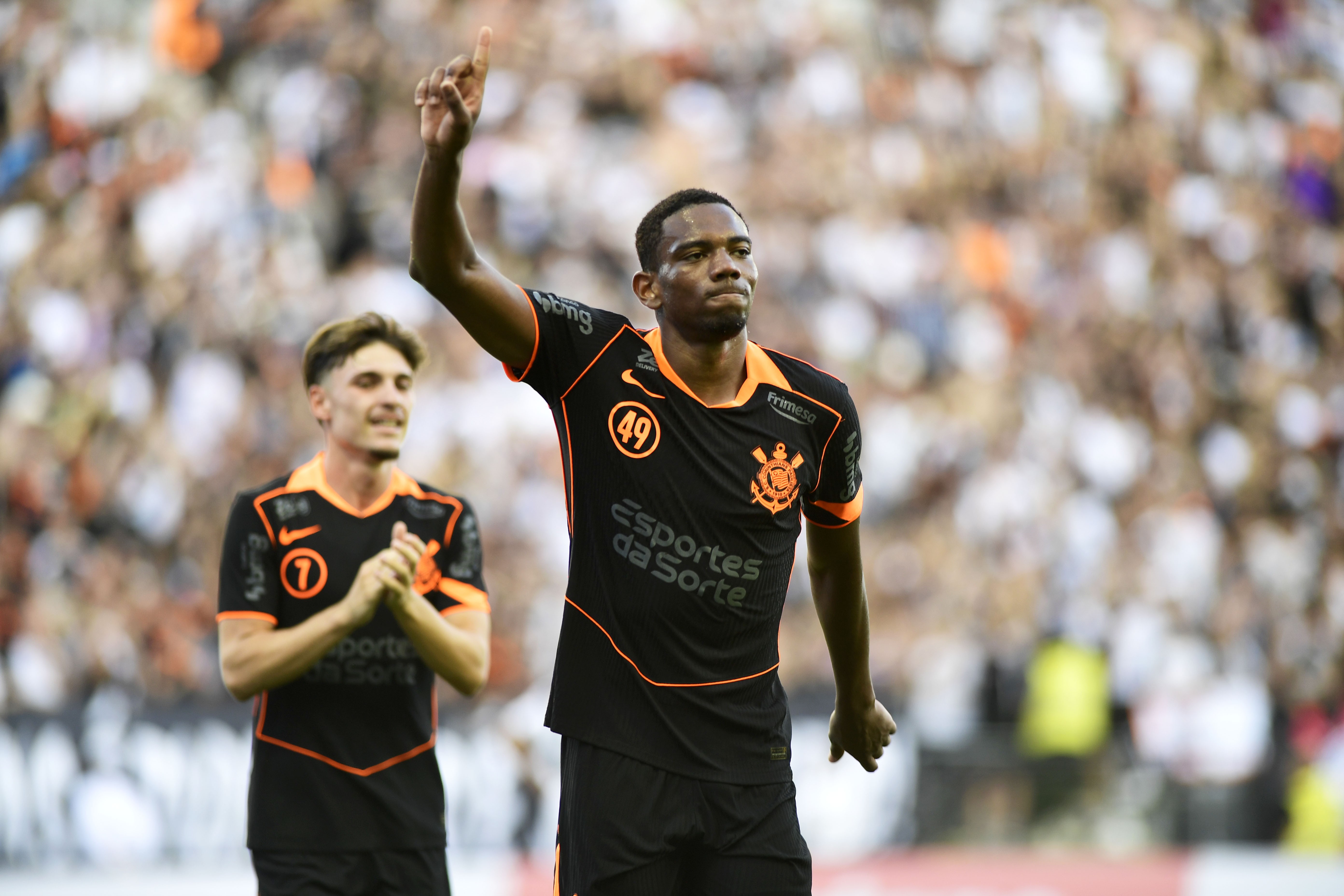 Gustavo Henrique e André brilham em vitória do Corinthians; notas refletem desempenho destacável