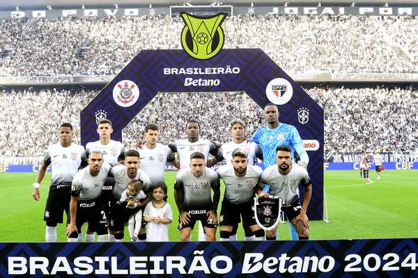 Golaços de Coronado e Mosquito garantem empate do Corinthians em clássico.